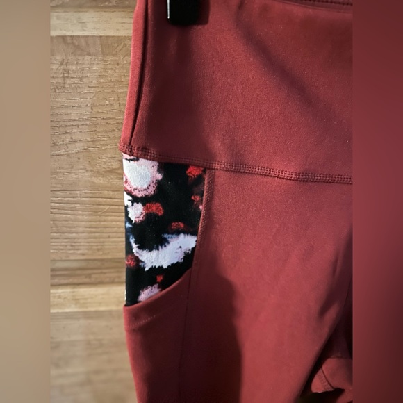 BSP | High-Waist Maroon Pocket Leggings with Floral Panels | Size Small - Picture 6 of 14